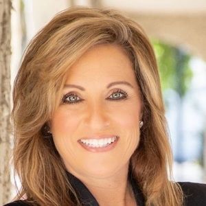 Meet your Posher, Lori